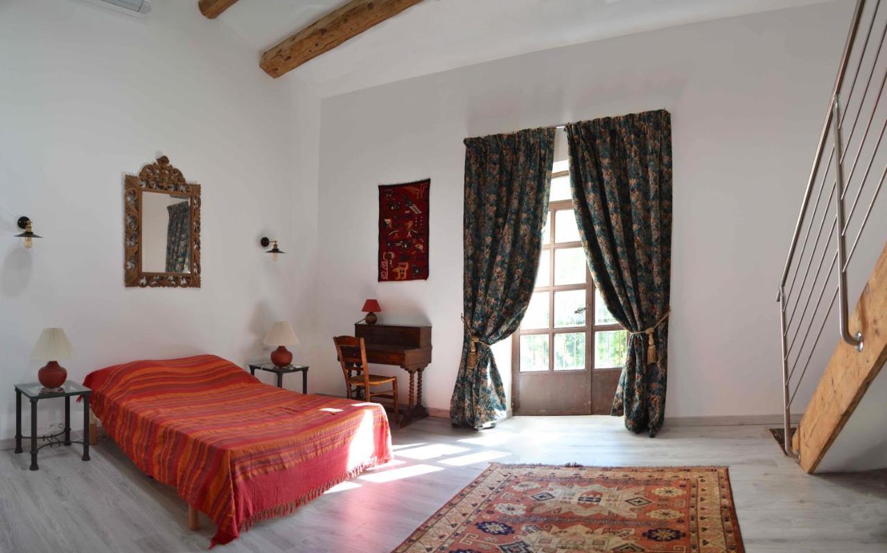 Chambres D Hotes De Charme Dans Mas La Souvine Du 17Eme, Chambres Climatisees Bedarrides ภายนอก รูปภาพ